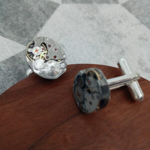 Boutons de manchette en pièces d'horlogerie ancienne