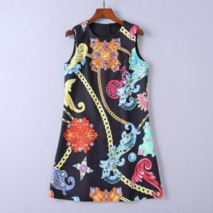 Robe noire aux diamants artificiels coloris