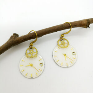 Boucle d'oreille cadran par Victorian Rehab