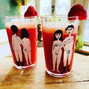 2 Verres de couple nu Helen b