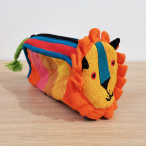 L'étui en tissu coloré lion Barefoot