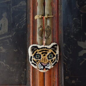 Tapis tigre fait main