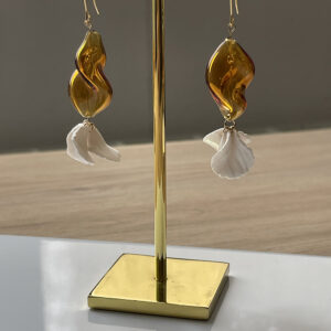 Boucles d'oreille pétales de fleur blancs