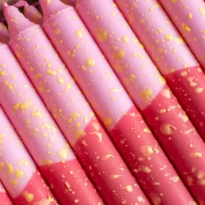 Bougie effilée confettis jaunes roses rouges